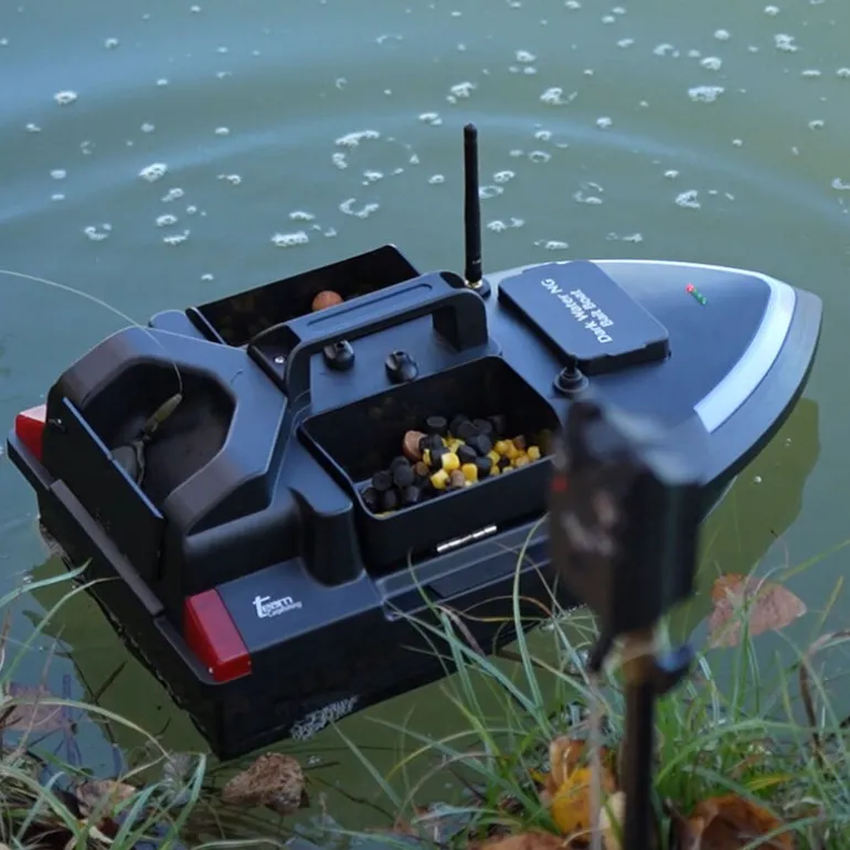 Bateau amorceur carpe team carpfishing dark water NG bait boat