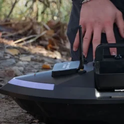 Bateau amorceur carpe team carpfishing dark water NG bait boat